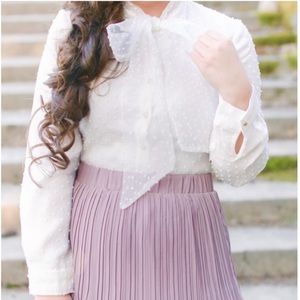 Dainty Jewell’s Weekend in Paris Blouse